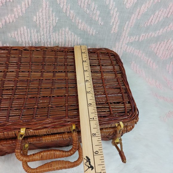 Vintage Woven Straw Rattan Wicker Large Carrying Case Suitcase with Lid Hinge - Picture 10 of 10